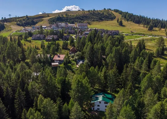 Huette Gerlitzen Regiojet Hotels&cottages בקתה *